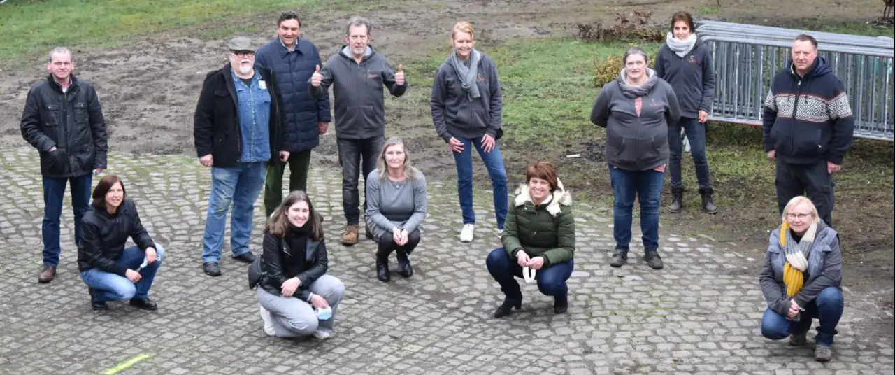 Foto van leden van de Schakel